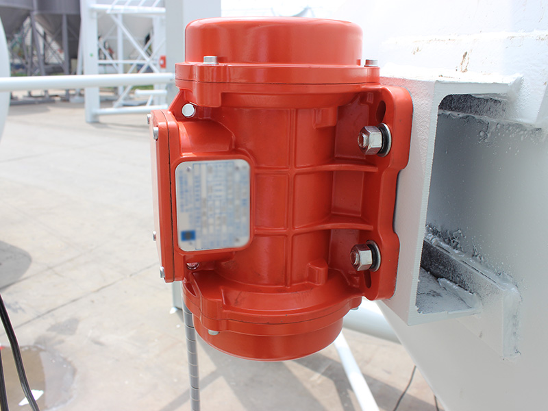 筑潤直線振動(dòng)篩振動(dòng)電機(jī)